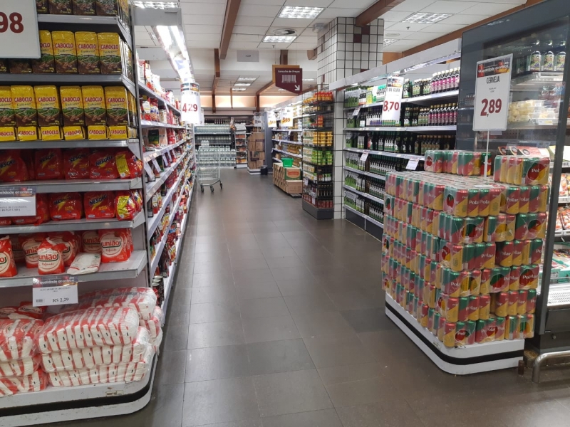 Proposta para alterar regra sobre novas lojas foi apresentada por cinco vereadores e tramita Câmara Municipal