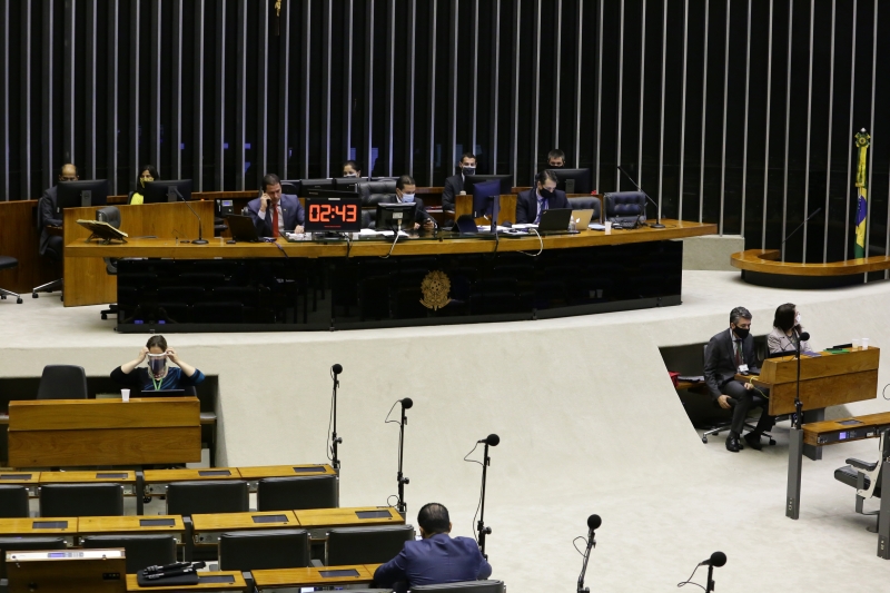 Parlamentares votaram texto seguindo apreciação por meio digital, a partir do plenário