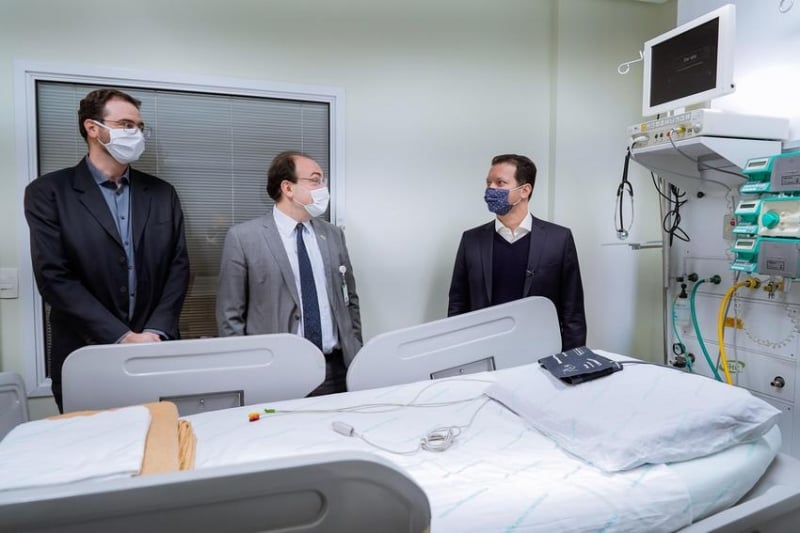 Reunião chamada por Marchezan (direita) vai tratar da estrutura hospitalar para a pandemia 