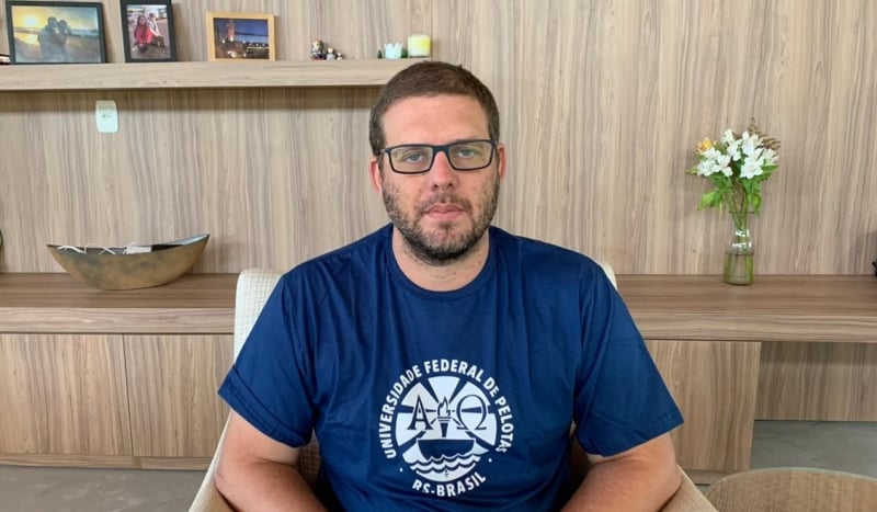 'Estamos perto ou no pico da contaminação. Estarmos com portas abertas é uma irresponsabilidade'