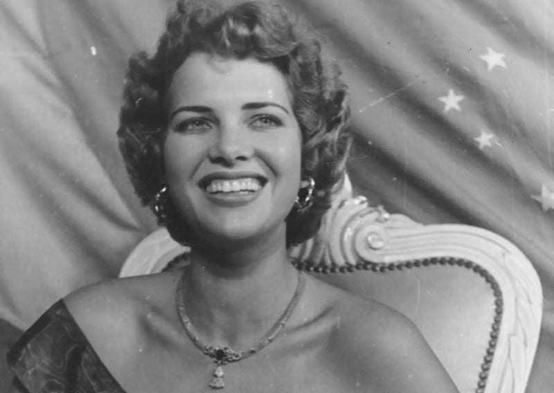 Uma das mulheres mais bonitas do mundo foi eleita Miss Brasil em 1954