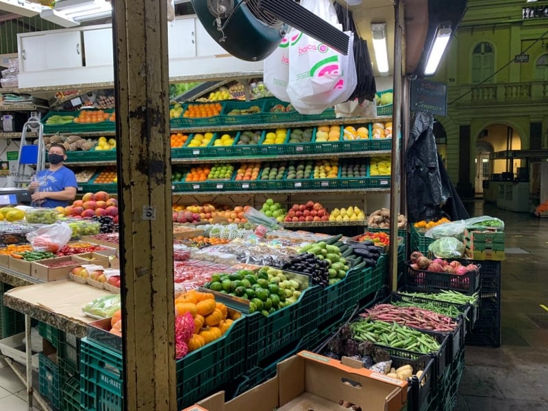 As perdas estão relacionadas à deterioração de perecíveis, produtos com validade vencida e outros