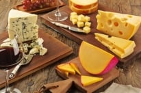 Noite de queijos e vinhos - em casa