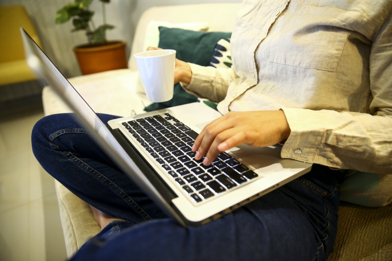 Para fazer as atividades, 33% das pessoas compartilham cômodos da casa por falta de espaço