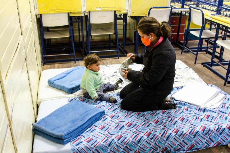 Abrigo montado em escola da Ilha dos Marinheiros acolhe seis famílias da região ribeirinha da Capital