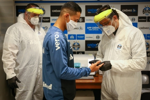 Departamento médico do Grêmio faz novo teste em diagnosticados com Covid-19