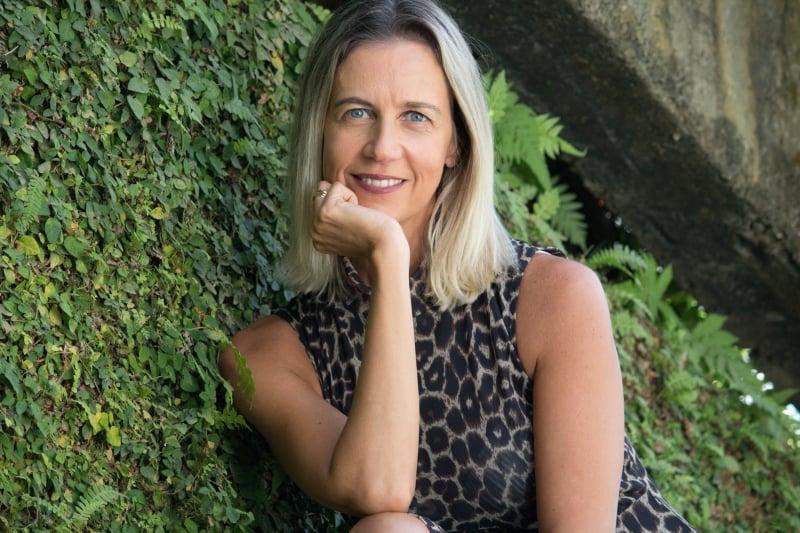 Daniela Goes lança livro que aborda o isolamento social