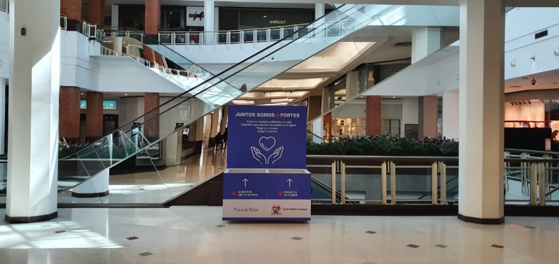 Donativos estão sendo recebidos na entrada principal do shopping, na avenida Praia de Belas