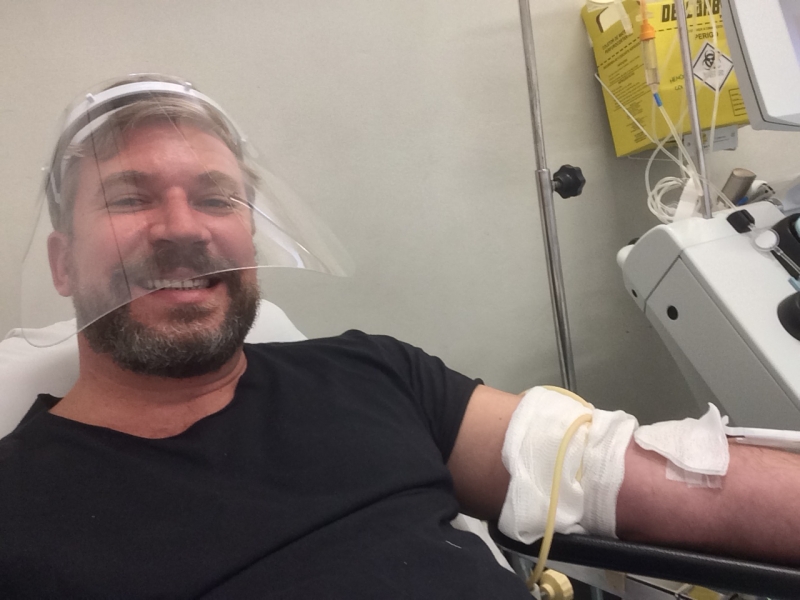 Fábio Klamt doa plasma convalescente para tratamento da Covid-19
