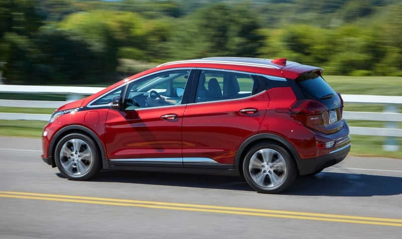 Segurança é um dos destaques do carro, que possui 10 airbags e sistema de frenagem automática