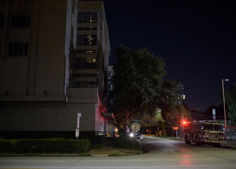 Bombeiros atendiam chamado de fogo no local; testemunhas afirmavam ser de queima de papéis