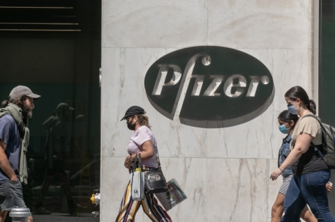 Vacina da Pfizer deve ser vendida com preço reduzido ao Brasil