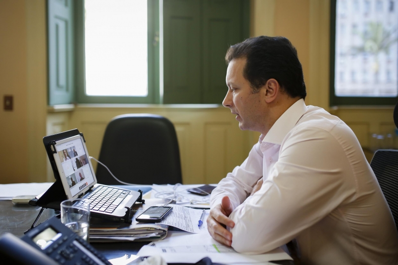 Discussões ocorrem caso não haja aumento da demanda por leitos de UTI e alta circulação