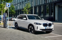 BMW apresenta o primeiro modelo 100% elétrico da família X