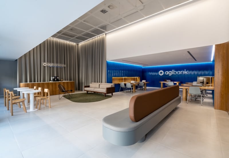 Espaço foi projetado para público com mais de 50 anos e não utiliza papel em nenhuma operação