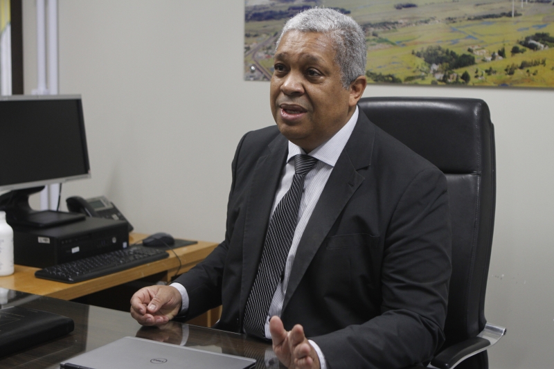 'Está presente na vida das pessoas porque participa da regulação de praticamente toda infraestrutura', diz Senna