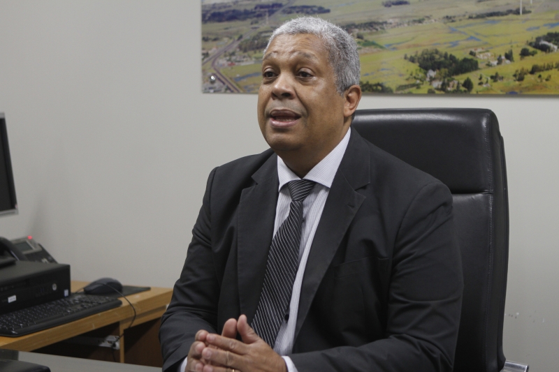 'Está demorando para resolver o problema e o atendimento ao cliente é ineficiente', diz Senna, sobre empresa