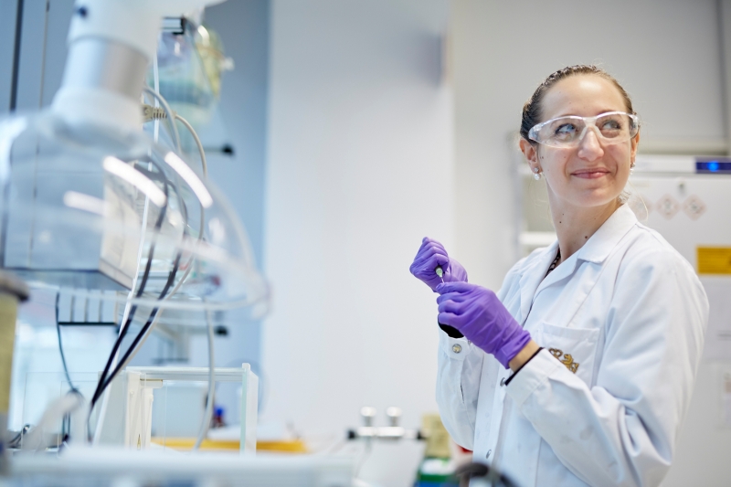 PMI foca recursos no desenvolvimento, testes científicos e comercialização de produtos sem fumaça 