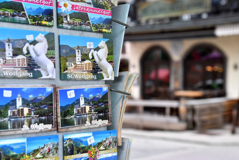 Dos testados para o coronavírus, a maior parte com resultado positivo é formada por estagiários que trabalham na indústria do turismo