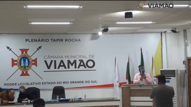 Em visita à Câmara Municipal de Viamão, o prefeito em exercício Evandro Rodrigues garantiu que não vai recorrer se for afastado do cargo