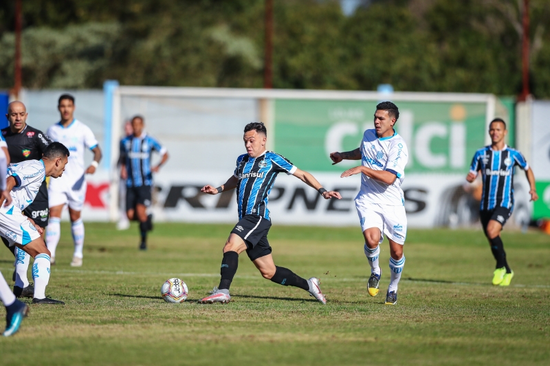 Lucas Silva teve nova oportunidade de sair jogando, mas foi discreto