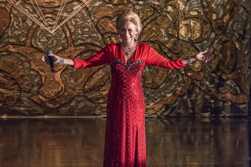 Episódios com trajetória da apresentadora irão ao ar semanalmente, após novela 'Fina estampa'