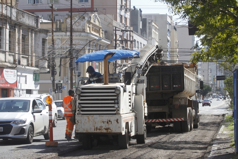 Conclusão do repavimento de 2,2 quilômetros da via está prevista para maio de 2021