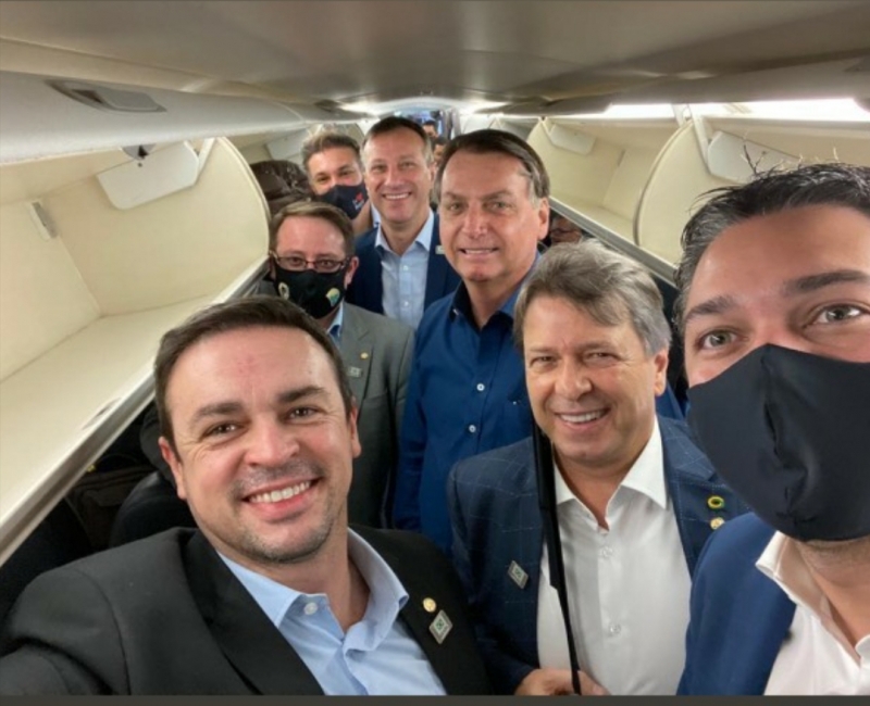 Apoio nos céus: Deputados gaúchos embarcam em avião com Bolsonaro rumo a Bagé - Jornal do Comércio