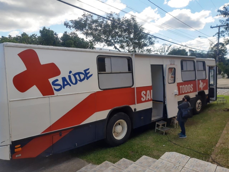 Unidade móvel de saúde busca levar atendimento especialmente aos locais mais afastados do Centro