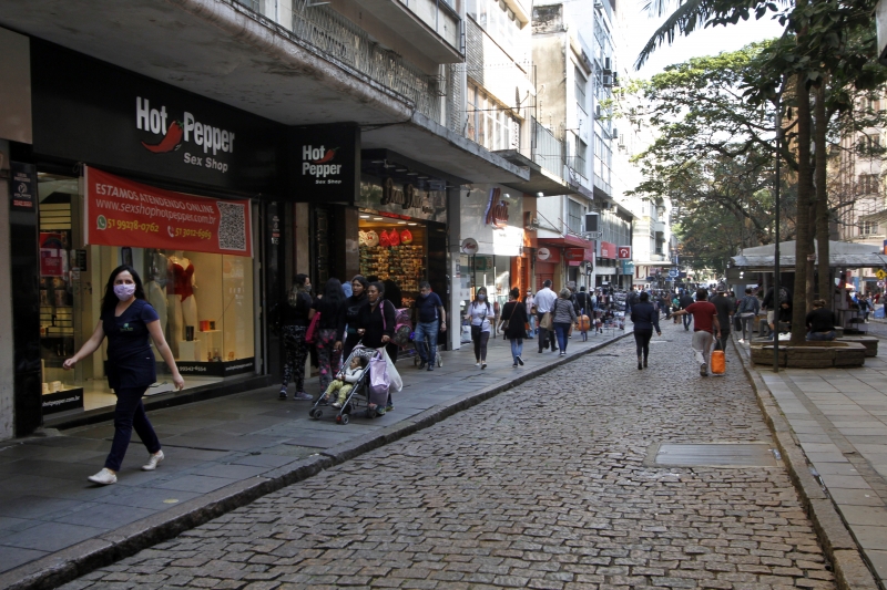 Comércio de Porto Alegre reabriu nesta sexta após vários dias de negociações com a Prefeitura