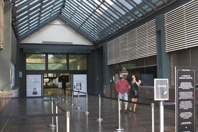 Proposta prevê abertura de lojas e alimentação de shopping centers, que não ocorre desde março 