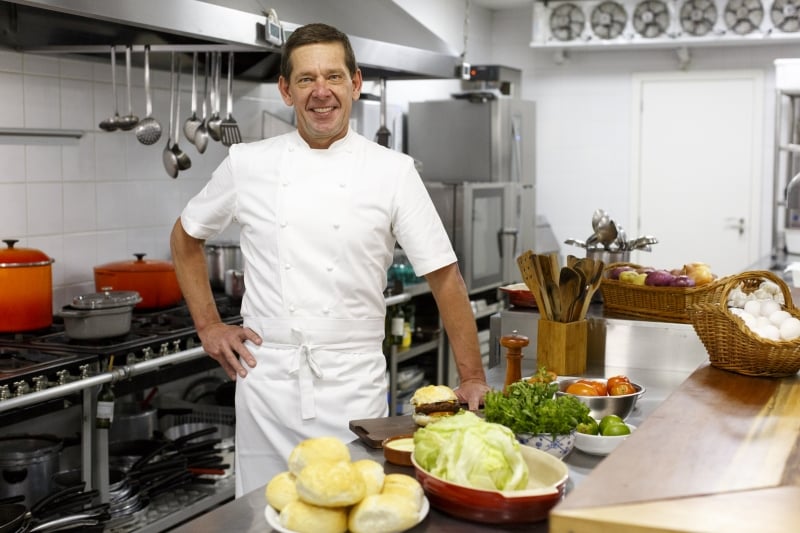 Fundador do Madero, Junior começou no ramo da gastronomia no Paraná Foto: Brunno Covello/Divulgação/JC