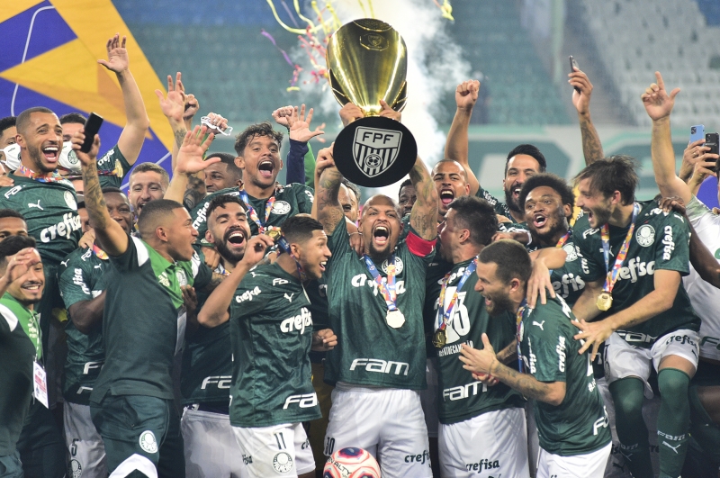 Jogadores comemoram a conquista do campeonato estadual paulista