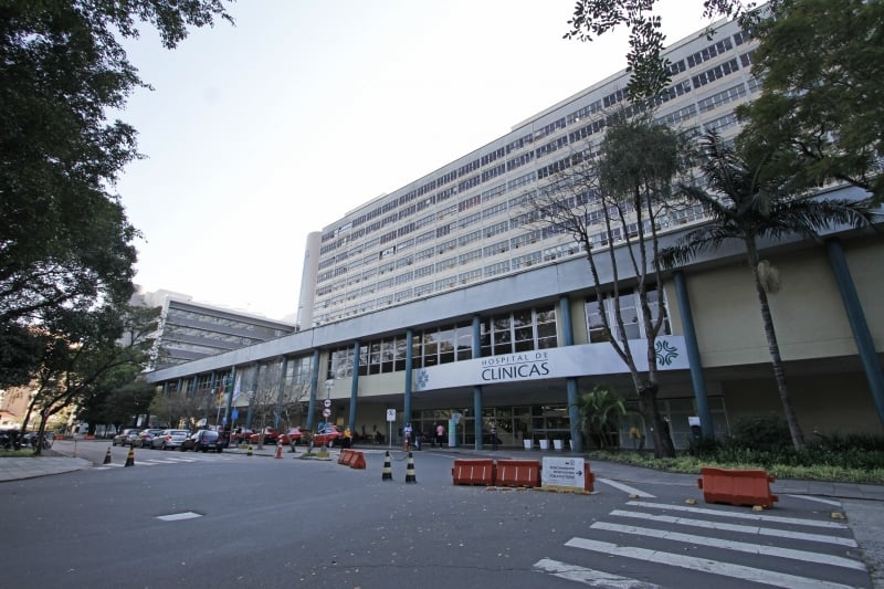 Hospital de Clínicas busca conter circulação de pessoas para reduzir demanda da Covid