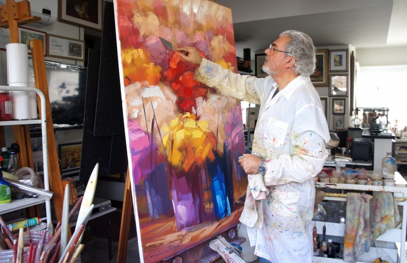 Erico Santos se divide entre Porto Alegre e Milão