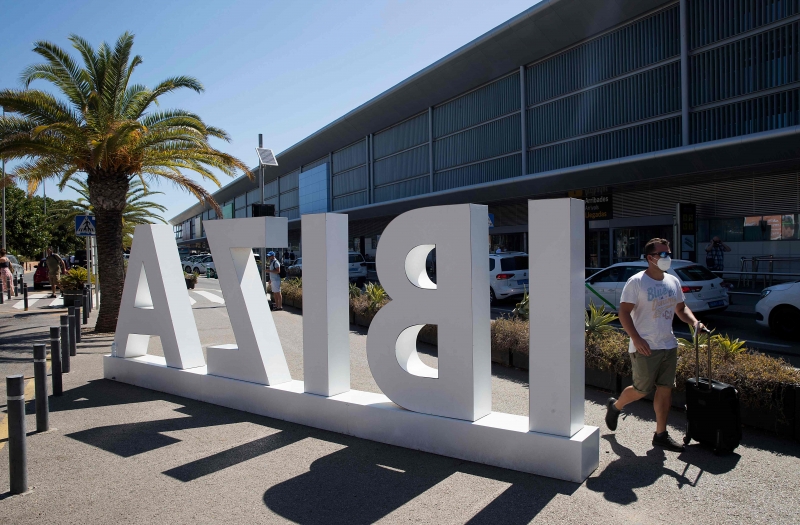 Novo surto localizado ocorre dois meses depois de a Espanha abrir as portas aos turistas