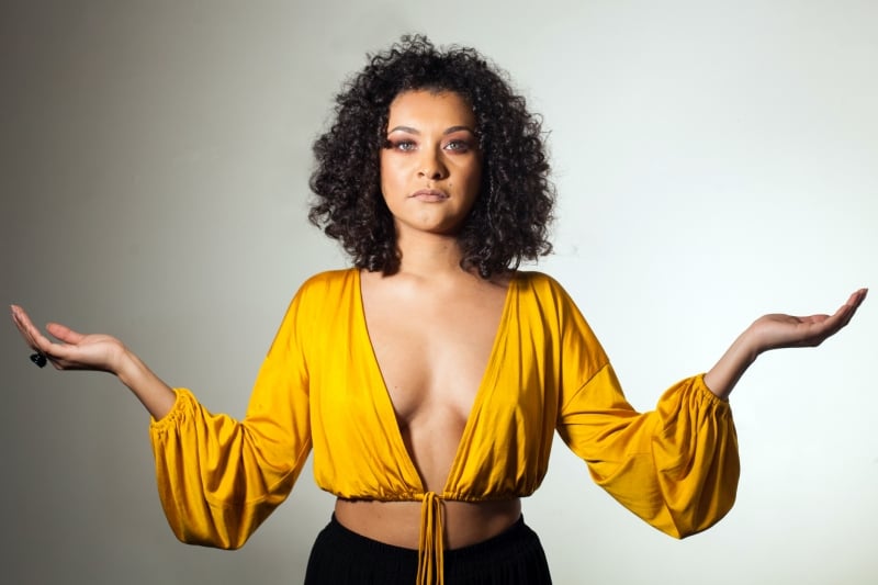 Em trajetória ascendente no Estado, cantora projeta para outubro o lançamento de seu primeiro CD