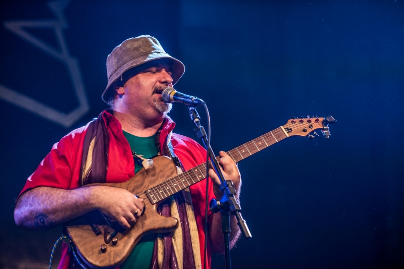 Com temas inéditos, a transmissão ao vivo será na página do artista no Facebook