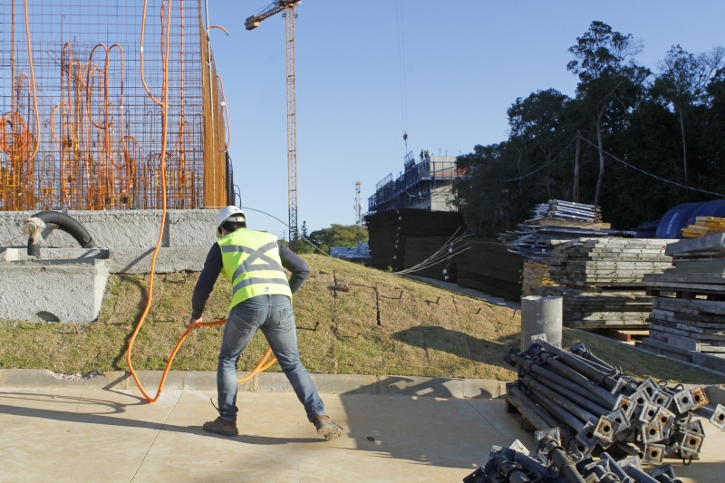Seleção de trabalhadores ocorre nesta quarta-feira (9), a partir das 8h30min, em obra no bairro Igara