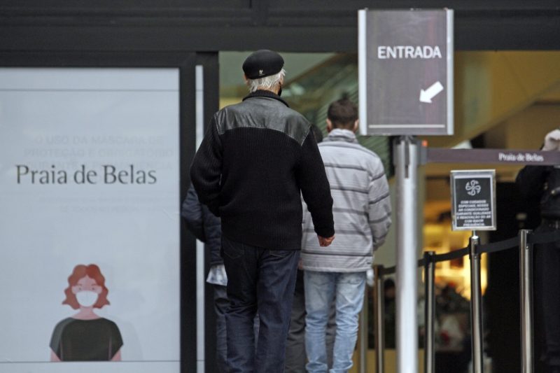 Shopping centers querem ampliar horário de lojas e reabrir cinemas, fechados desde março