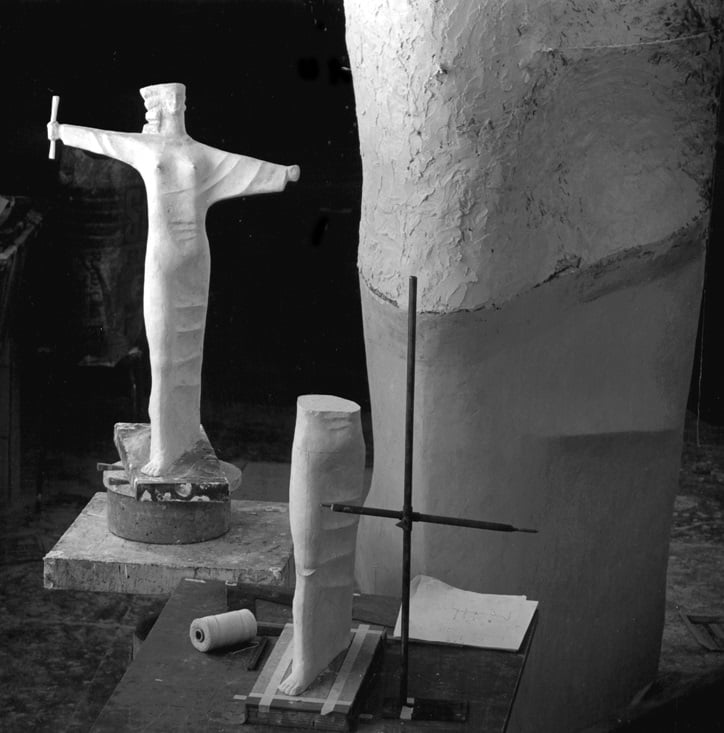 Modelo da obra Vitória teve ampliação por Caé Braga em 2000