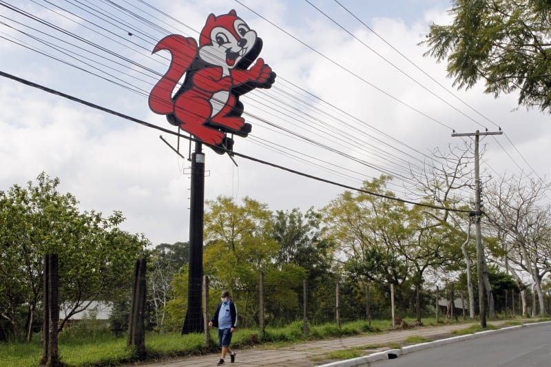 Esquilo, marca do Zaffari, reforça pergunta sobre empreendimentos a quem passa pela avenida