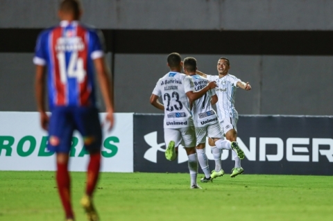 Grêmio vence o Bahia por 2 a 0 e se recupera no Brasileirão