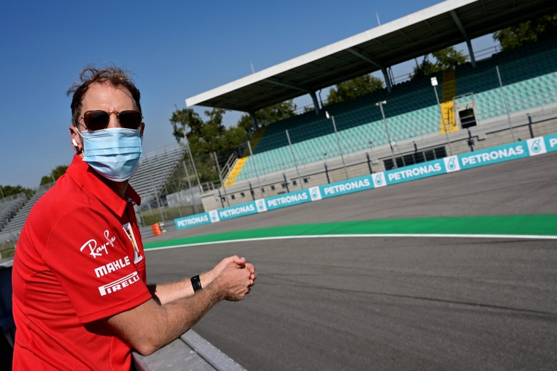  Aos 33 anos, Vettel deixou a Ferrari e usará pela primeira vez um motor Mercedes

