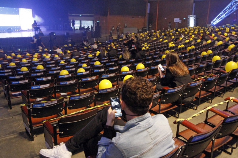 Está vedada a realização de eventos em locais fechados, como teatros, cinemas e casas de shows