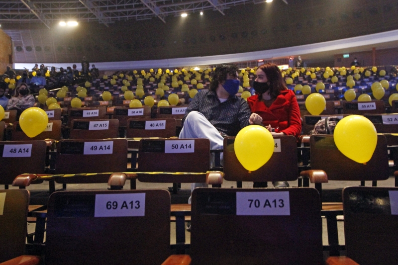 {'nm_midia_inter_thumb1':'https://www.jornaldocomercio.com/_midias/jpg/2020/09/13/206x137/1_jr_130920___show_teste__30_-9135564.jpg', 'id_midia_tipo':'2', 'id_tetag_galer':'', 'id_midia':'5f5ea85379fb7', 'cd_midia':9135564, 'ds_midia_link': 'https://www.jornaldocomercio.com/_midias/jpg/2020/09/13/jr_130920___show_teste__30_-9135564.jpg', 'ds_midia': '?', 'ds_midia_credi': 'JOYCE ROCHA/JC', 'ds_midia_titlo': '?', 'cd_tetag': '1', 'cd_midia_w': '800', 'cd_midia_h': '533', 'align': 'Left'}