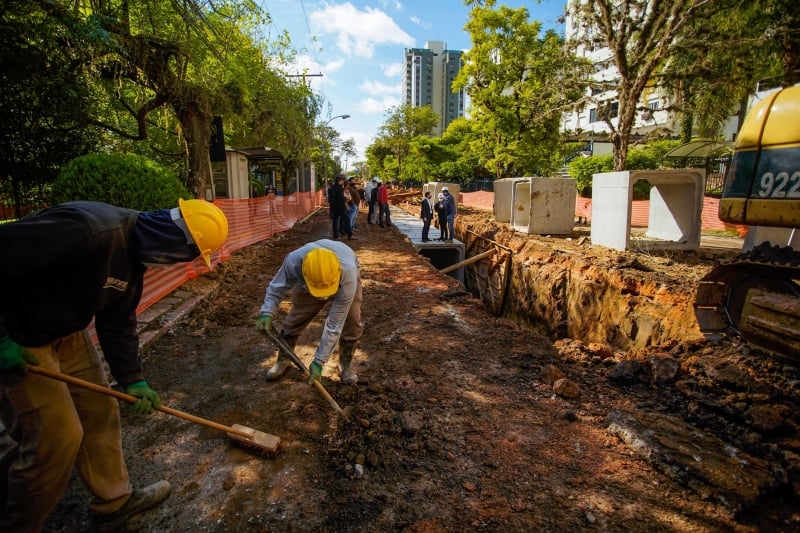 Porto Alegre, RS - obras de drenagem Arroio Areia - Conjunto de obras de macrodrenagem. Na foto: Rede de drenagem C1 - saneamento