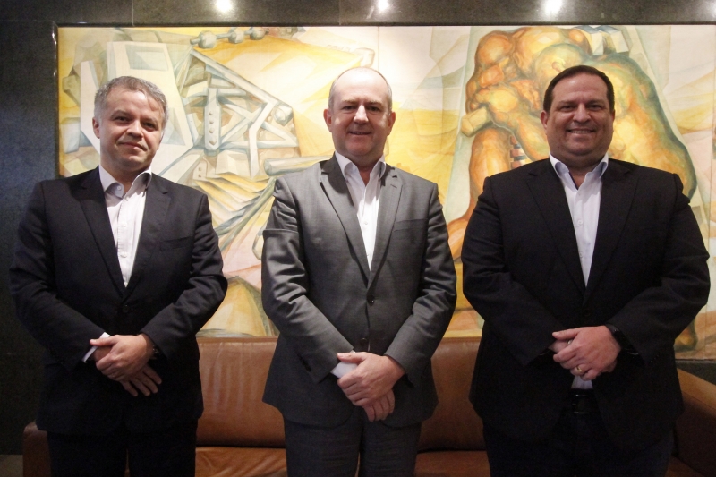 Roberto de Alencar, Altair Guarda e Julio Cesar Frigini, do Bradesco, estiveram no Jornal do Comércio