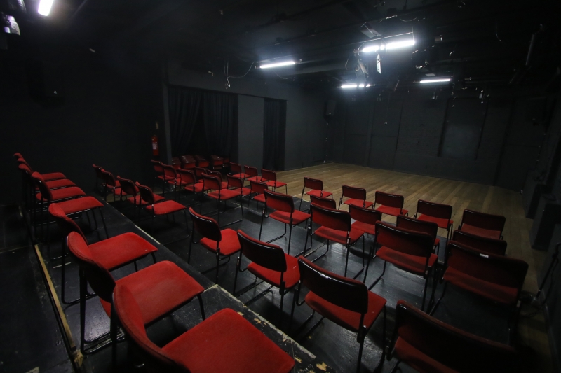 Antes da reforma, Teatro Carlos Carvalho era apelidado de 