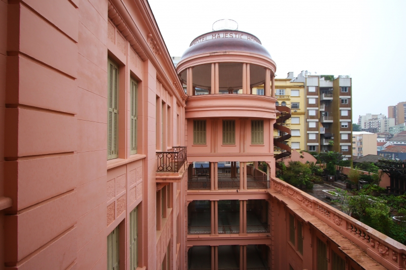 Solução arquitetônica ousada, passarelas encantam até hoje os visitantes